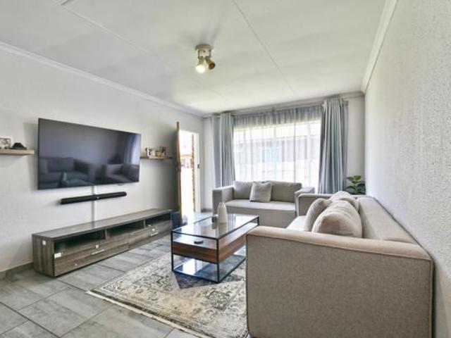 3 Bedroom House in Honeydew Ridge