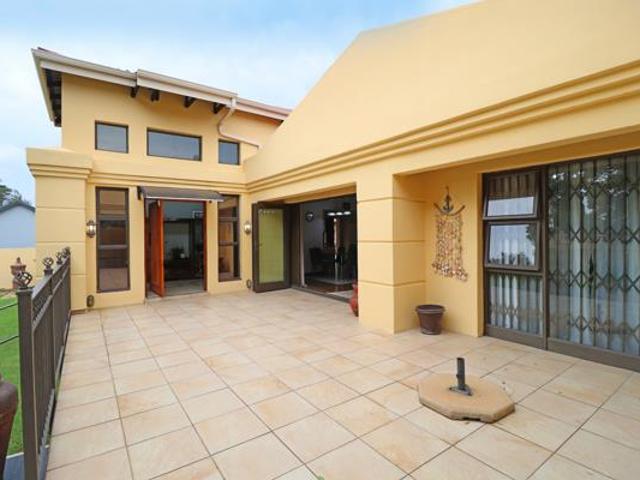 3 Bedroom House in Helderkruin