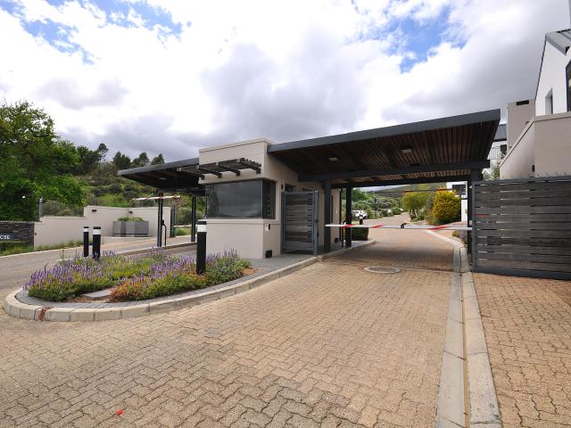 3 Bedroom House in La Roche