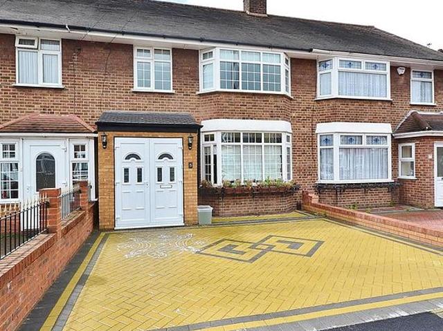 3 bedroom house in Ilford