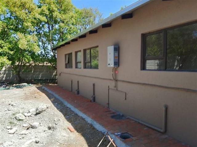 3 Bedroom House in Jatniel