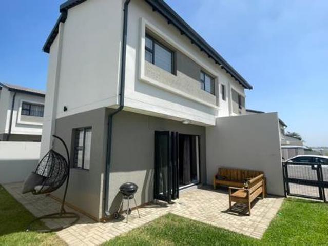 3 Bedroom House in Jackal Creek Golf Estate