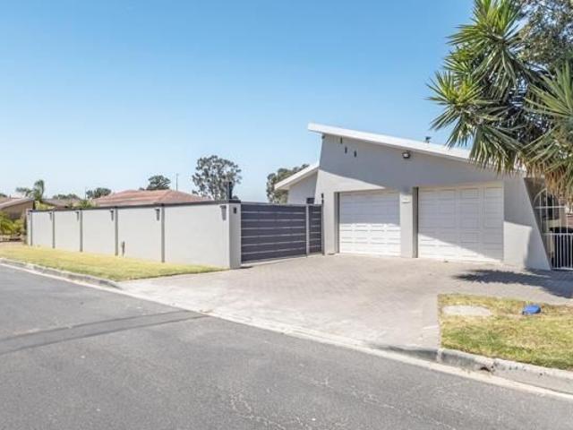 3 Bedroom House in Oakglen