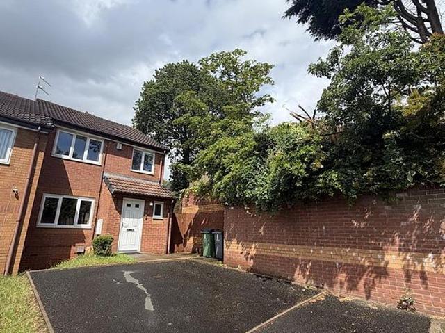 3 bedroom house in Oldbury