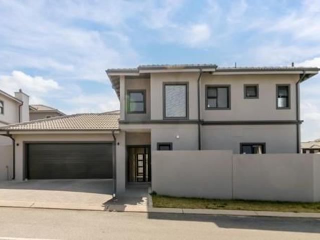 3 Bedroom House in Olivedale
