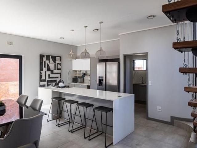 3 Bedroom House in Olivedale