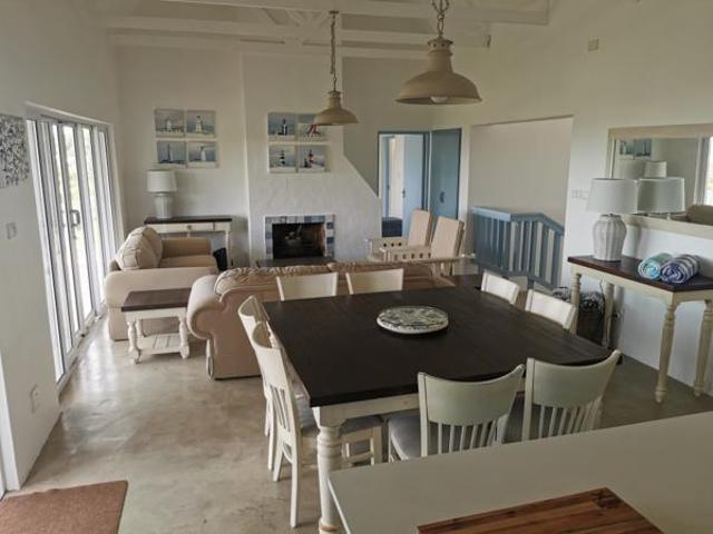 3 Bedroom House in Oyster Bay
