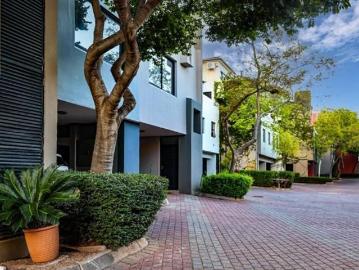 3 Bedroom House in Lombardy Estate