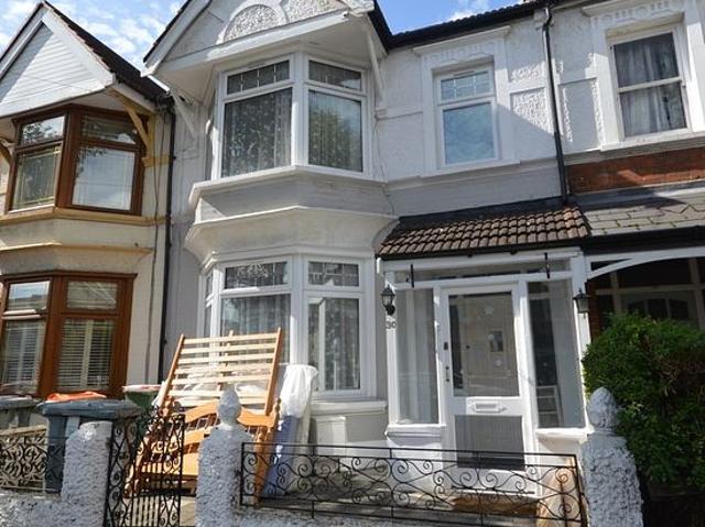 3 bedroom house in London