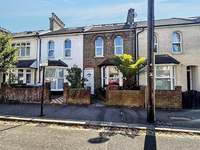 3 bedroom house in London