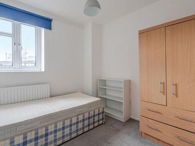 3 bedroom house in London