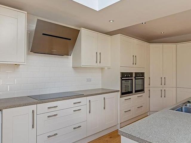 3 bedroom house in London