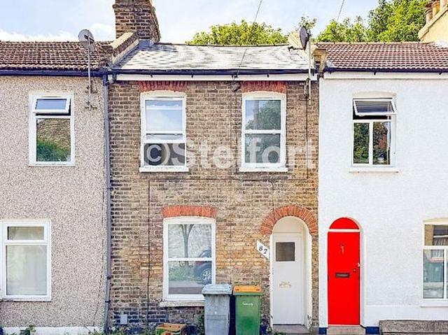 3 bedroom house in London