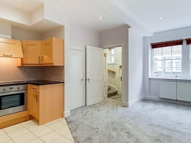 3 bedroom house in London