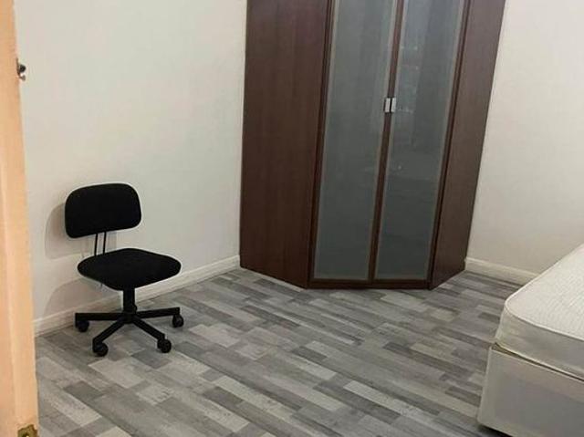3 bedroom house in London