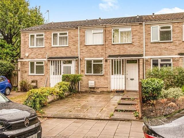 3 bedroom house in London