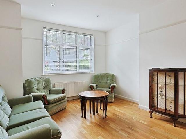 3 bedroom house in London