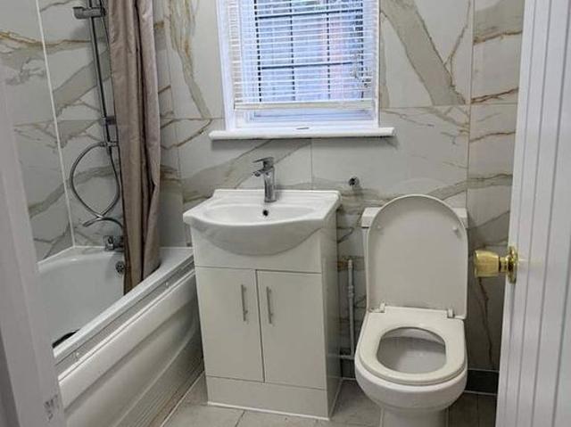3 bedroom house in London