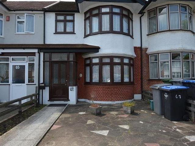 3 bedroom house in London