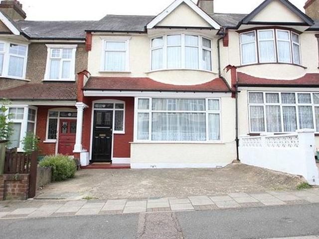 3 bedroom house in London
