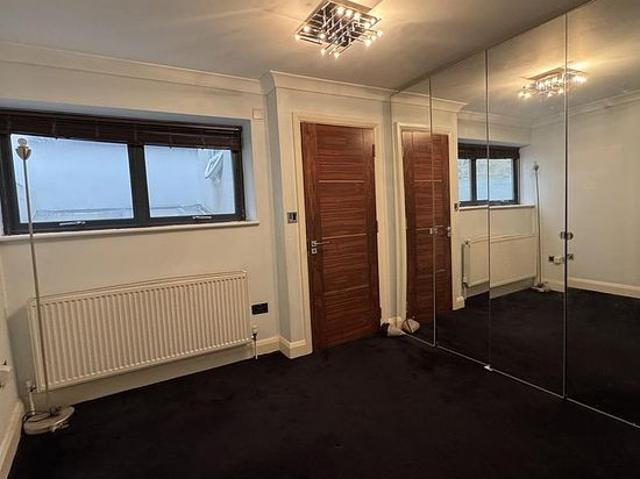 3 bedroom house in London
