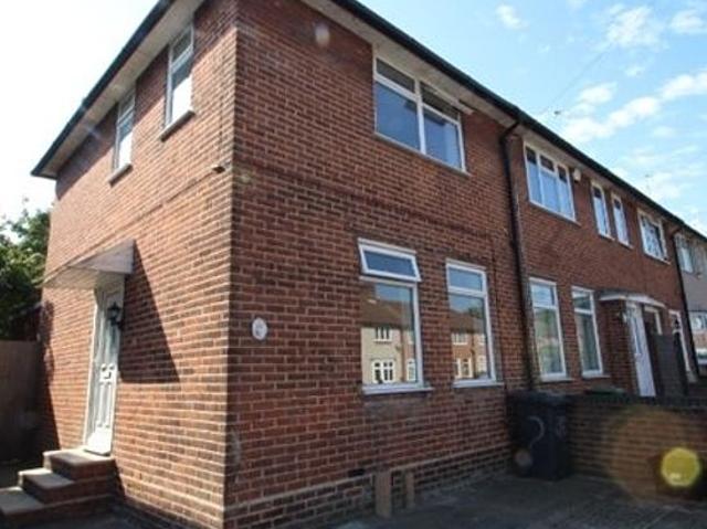 3 bedroom house in London