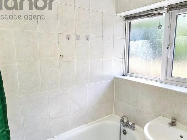 3 bedroom house in London