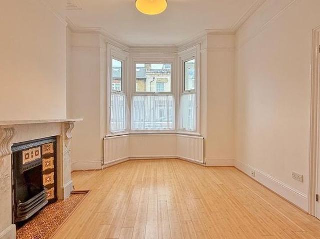 3 bedroom house in London