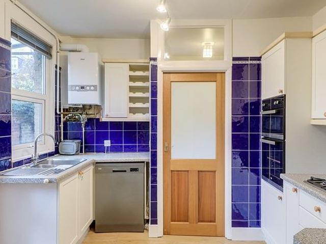 3 bedroom house in London