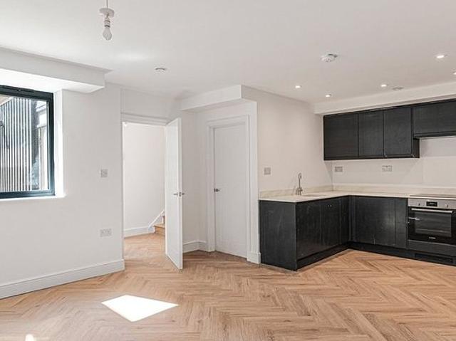 3 bedroom house in London