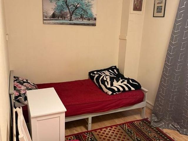 3 bedroom house in London