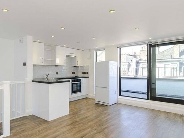 3 bedroom house in London