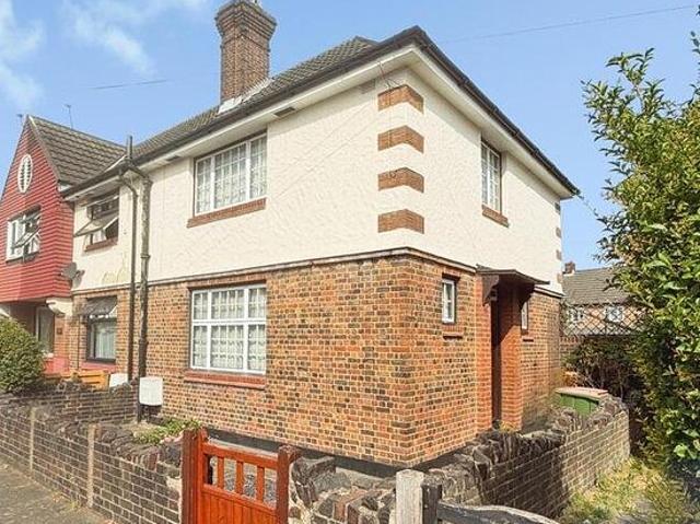 3 bedroom house in London