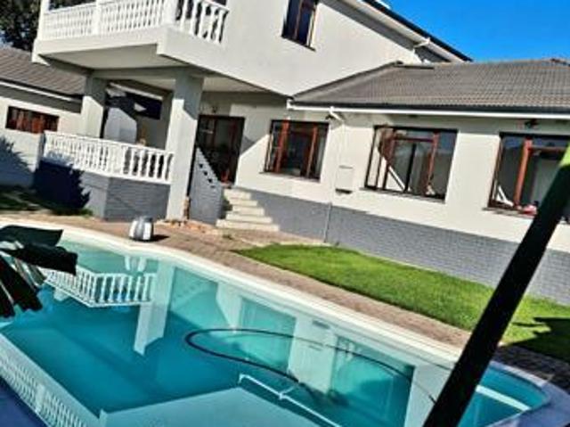 3 Bedroom House in La Rochelle