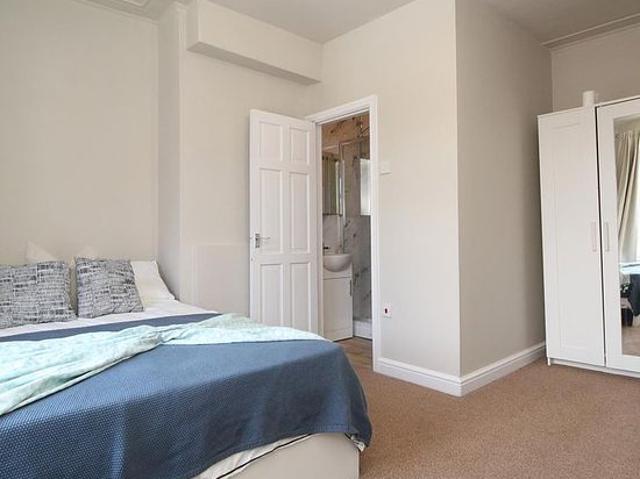 3 bedroom house in Leeds