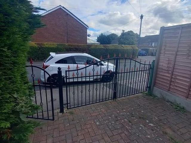 3 bedroom house in Leeds