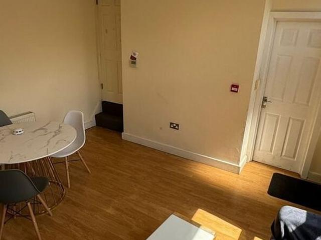 3 bedroom house in Leeds