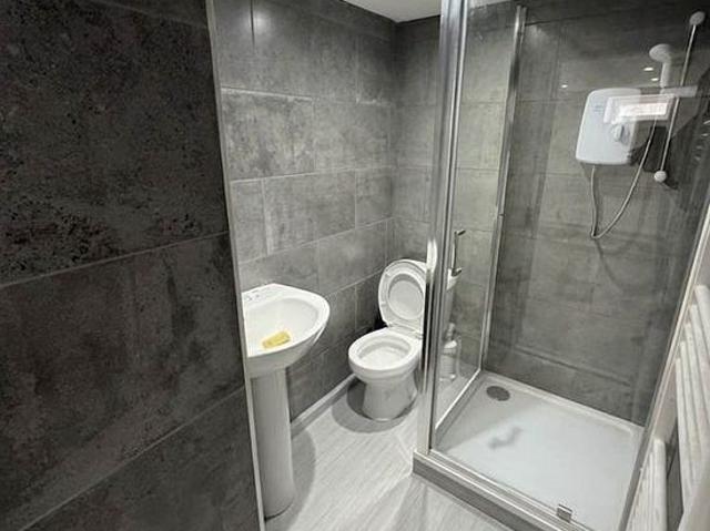 3 bedroom house in Leeds