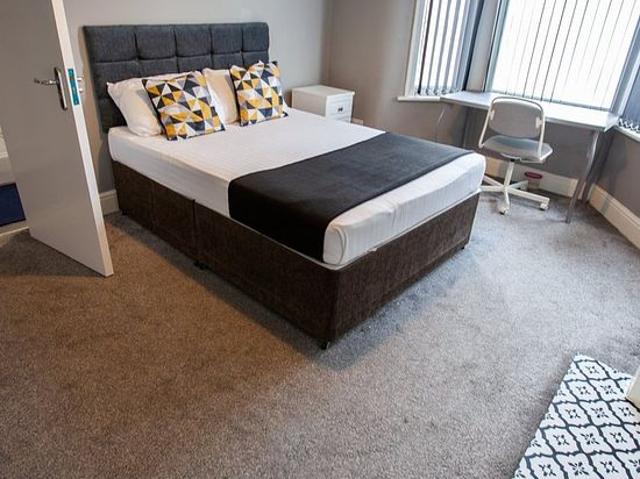 3 bedroom house in Liverpool