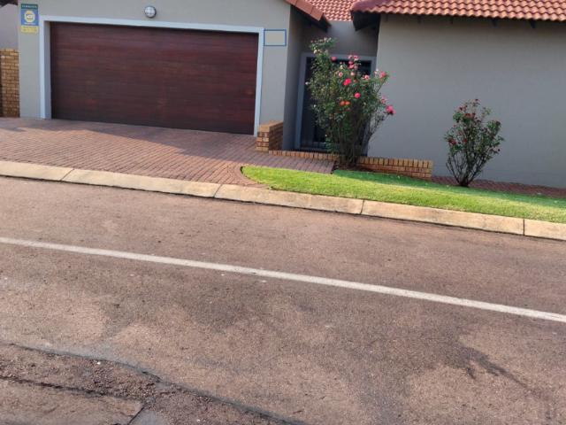 3 Bedroom House in Monavoni