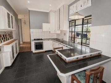 3 Bedroom House in Noordhoek