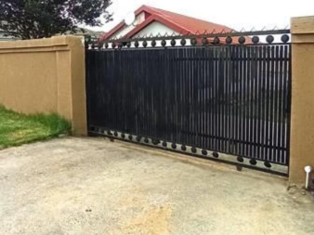 3 Bedroom House in Naturena