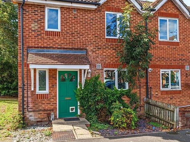 3 bedroom house in New Malden