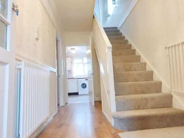 3 bedroom house in New Malden