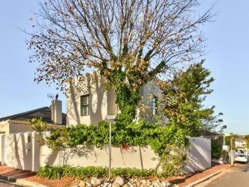 3 Bedroom House in Newlands