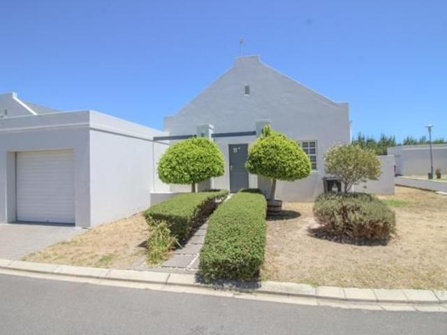 3 Bedroom House in Nuutgevonden