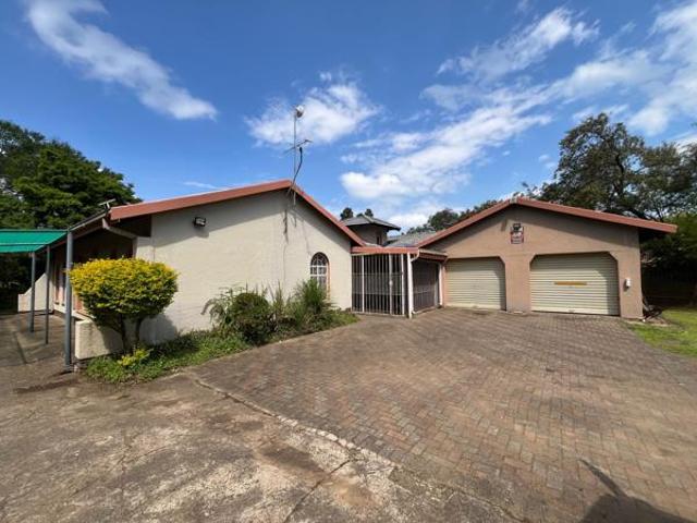 3 Bedroom House in Schuinshoogte