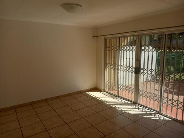3 Bedroom House in Schuinshoogte