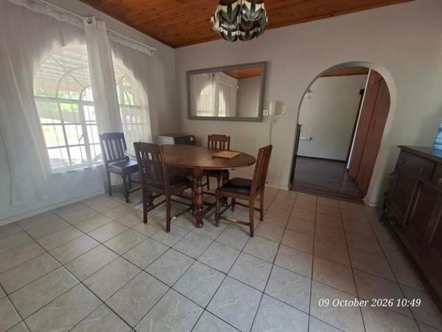 3 Bedroom House in Schuinshoogte