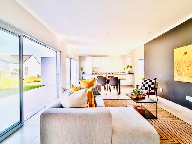 3 Bedroom House in Sheffield Beach